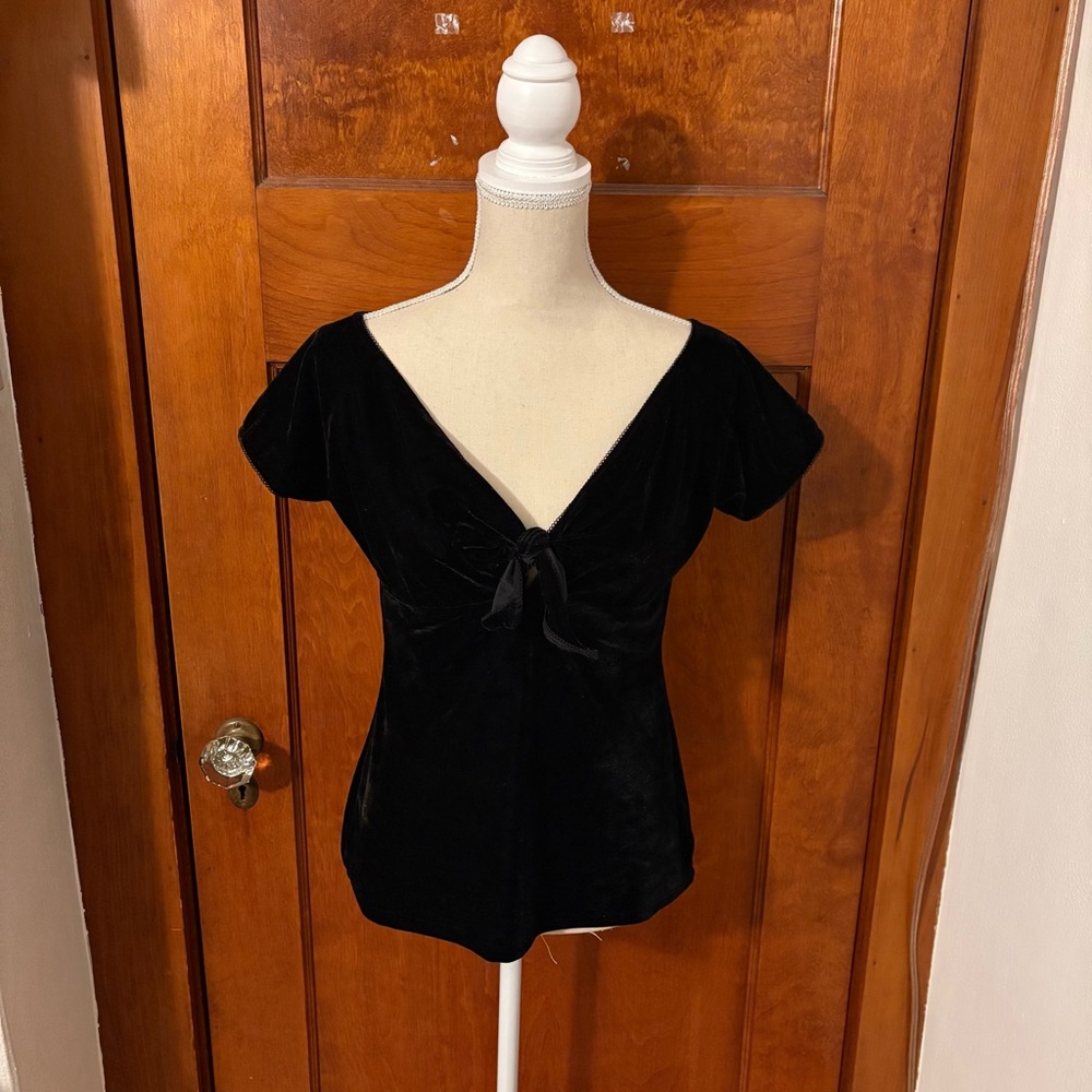 Hell Bunny Keyhole Velvet Top - Large